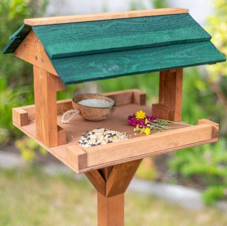 7 Best Wooden Bird Tables 2024 Buyers Guide Garden Junkie